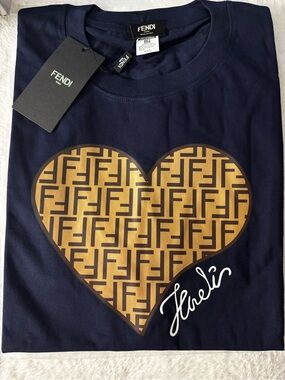 Brand New fashion T-shirt Navy Blue Logo Heart T-Shirt Read 👇